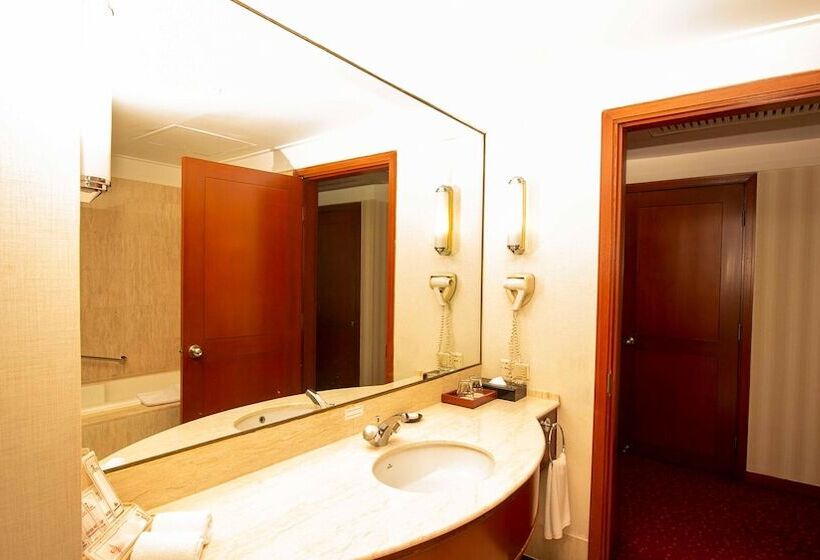 Президентский Люкс, Redtop Hotel & Convention Center