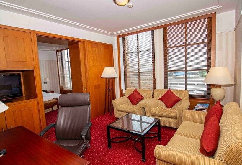 クラブスイート, Redtop Hotel & Convention Center
