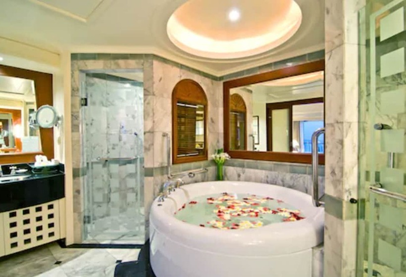 Королевский Люкс, Royal Wing Suites & Spa Pattaya