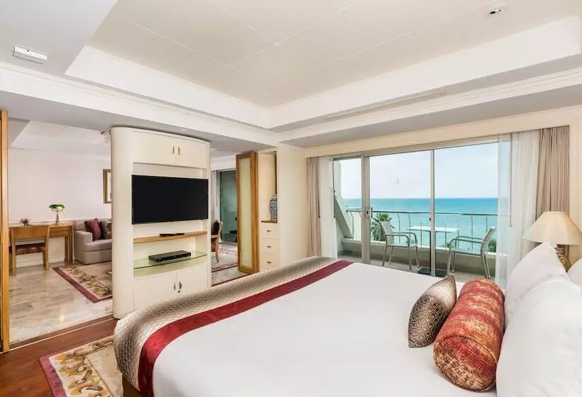 سوئیت رویال, Royal Wing Suites & Spa Pattaya