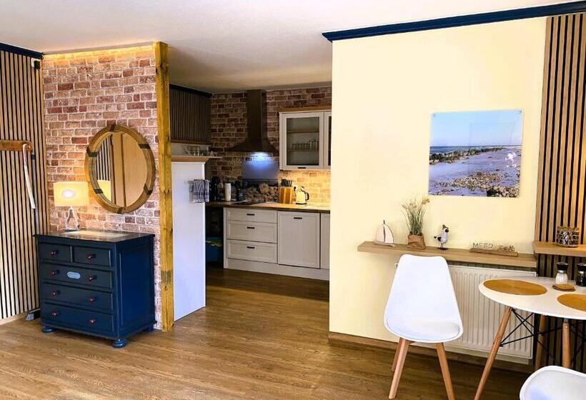 דירה בת חדר שינה 1 עם מרפסת, Von Jutrzenka