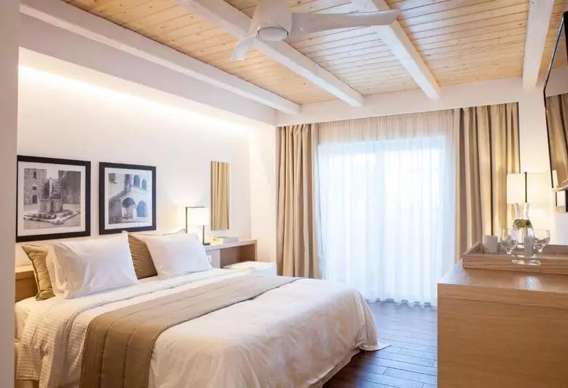 تختخواب در اتاق مشترک, Esperos Village Blue & Spa  Adults Only