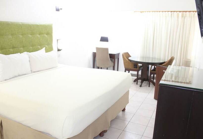 اتاق اجرایی, Altamont Court