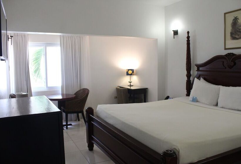 اتاق اجرایی, Altamont Court