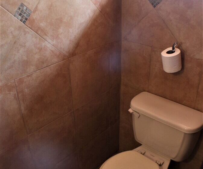 سوییت سوپریور, Altamont Court