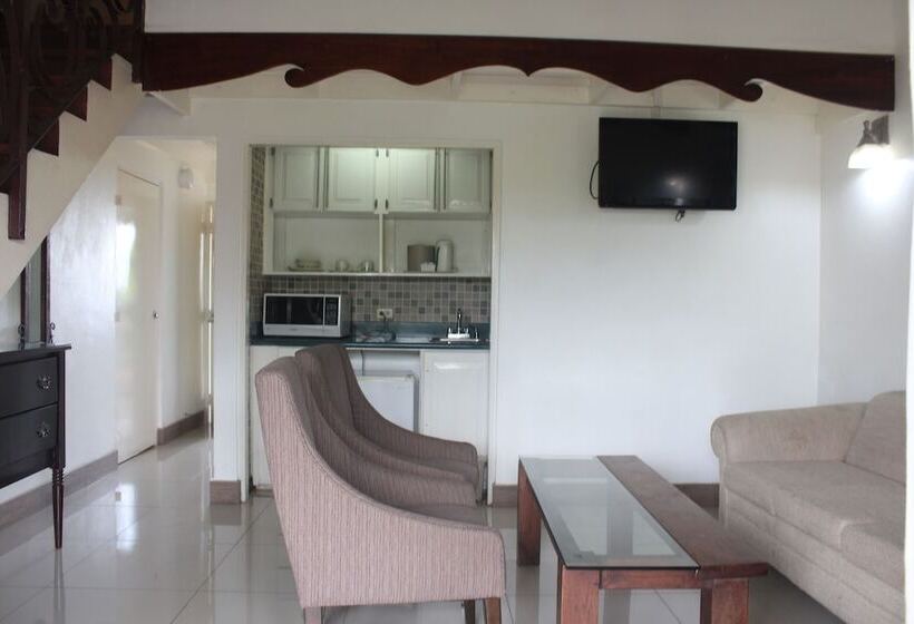 سوییت سوپریور, Altamont Court