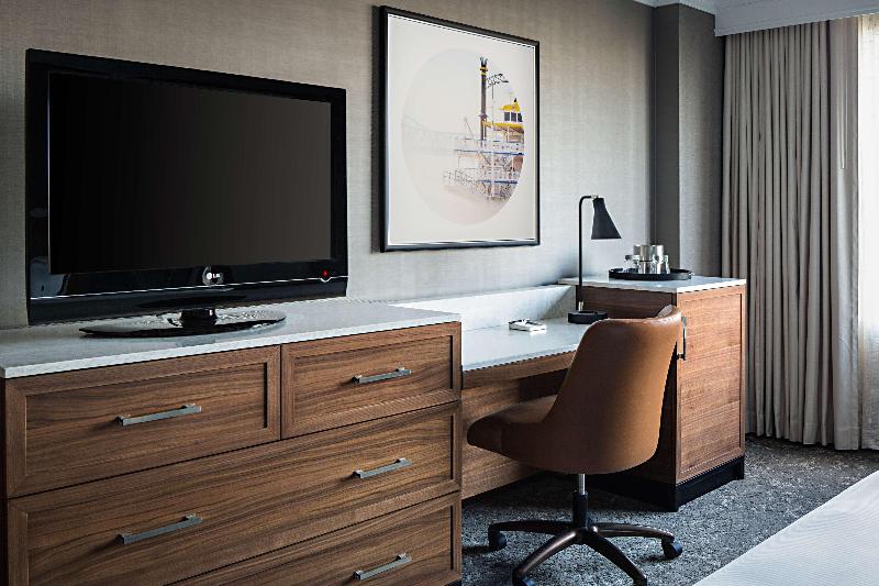 سوییت جونیور, Altamont Court