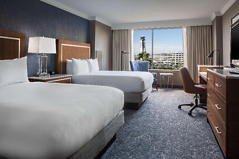 سوییت جونیور, Altamont Court