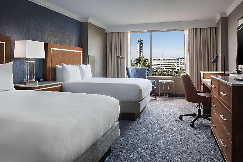 سوییت جونیور, Altamont Court