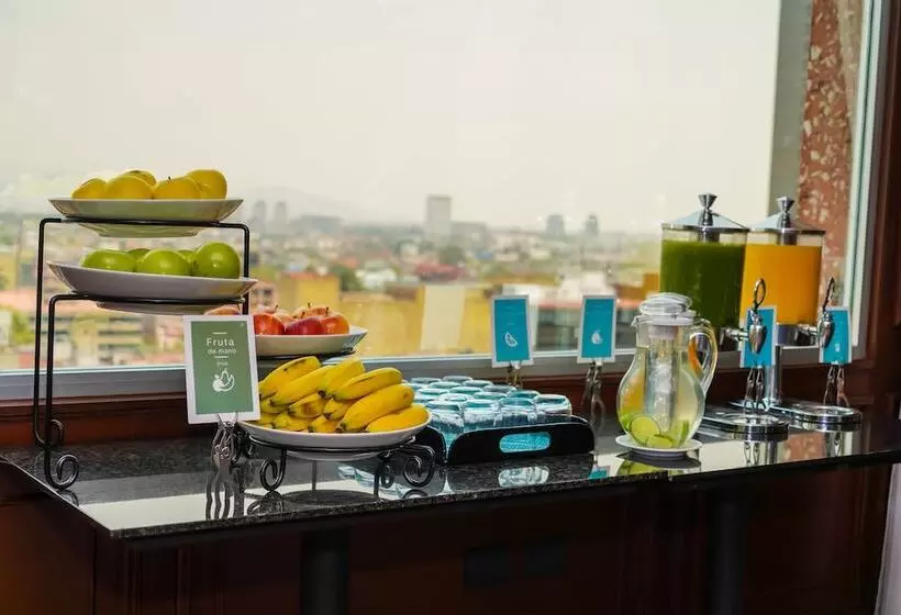 سوئیت پریمیوم, Barceló Mexico Reforma