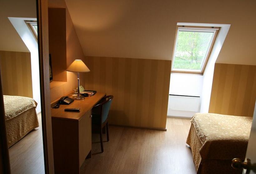 اتاق استاندارد یک نفره, Barclay