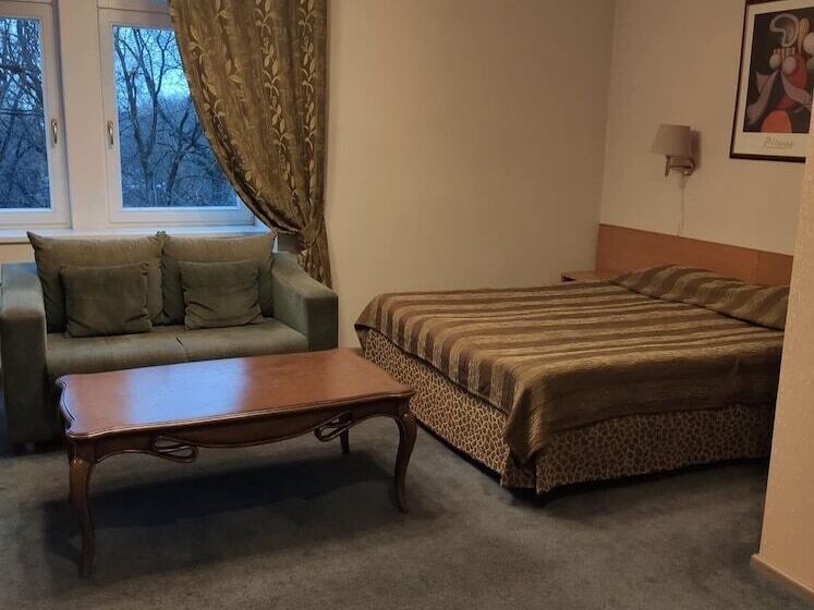 اتاق استاندارد, Barclay