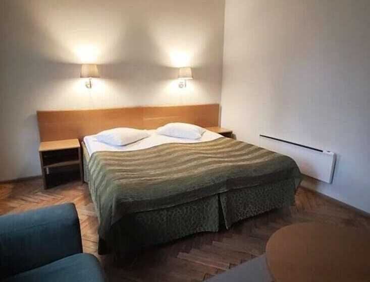 سوییت جونیور, Barclay