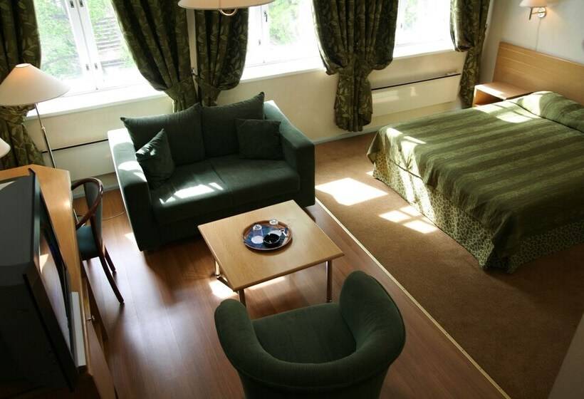 سوییت جونیور, Barclay