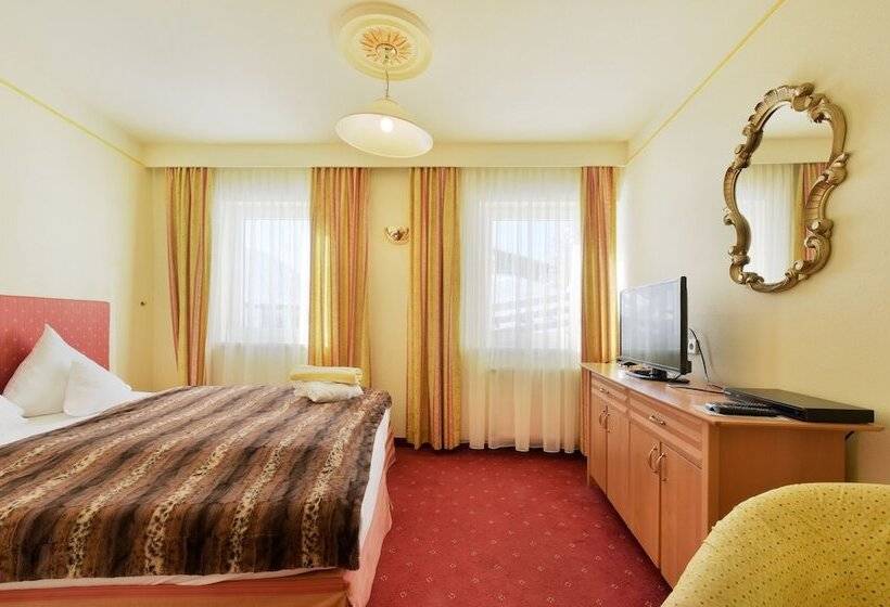 シニアスイート, Mountains