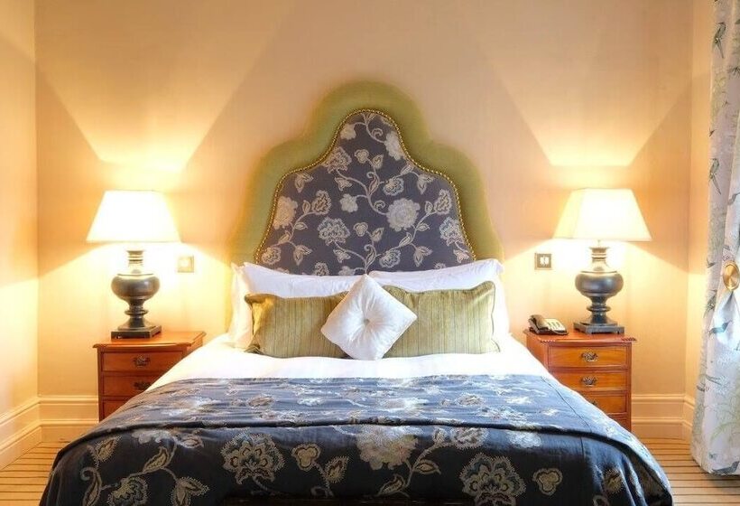 デラックスルーム, Nunsmere Hall