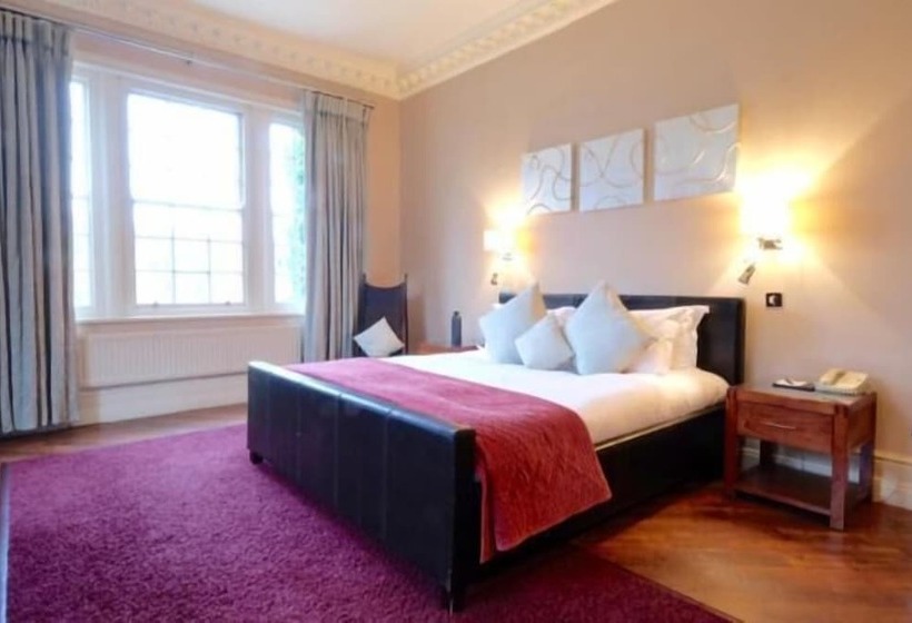 غرفة ديلوكس, Nunsmere Hall