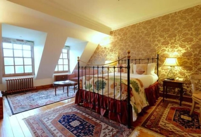 エクゼクティブルーム, Nunsmere Hall