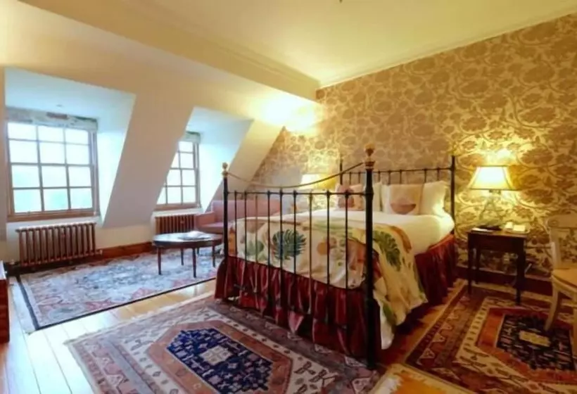 Habitació Executiva, Nunsmere Hall