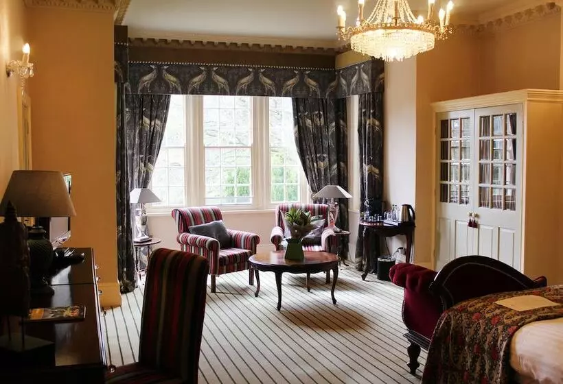 Junior Suite, Nunsmere Hall