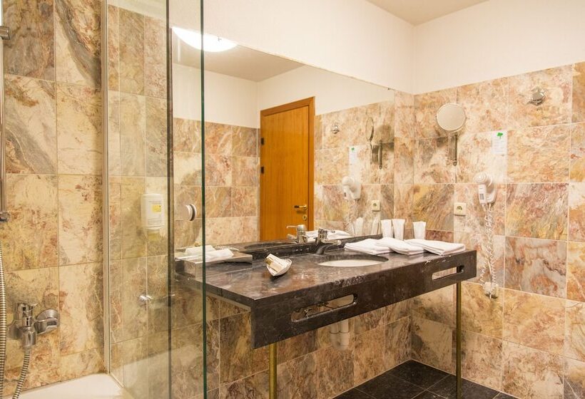 Номер Стандарт Трехместный, Parkhotel Altenburg