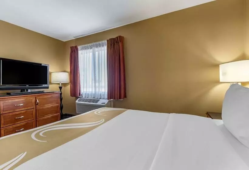 سوییت, Quality Inn & Suites Westminster Seal Beach
