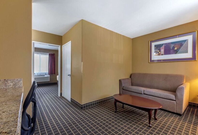 Люкс, Quality Inn & Suites Westminster Seal Beach