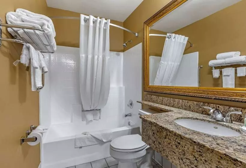 سوییت, Quality Inn & Suites Westminster Seal Beach