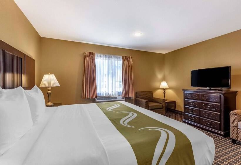 جناح, Quality Inn & Suites Westminster Seal Beach