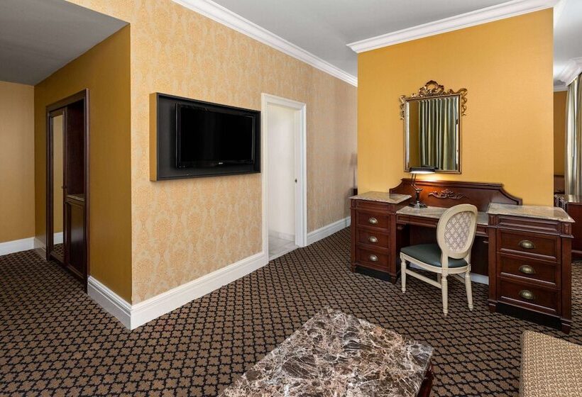 سوییت, The Lafayette New Orleans By Kasa