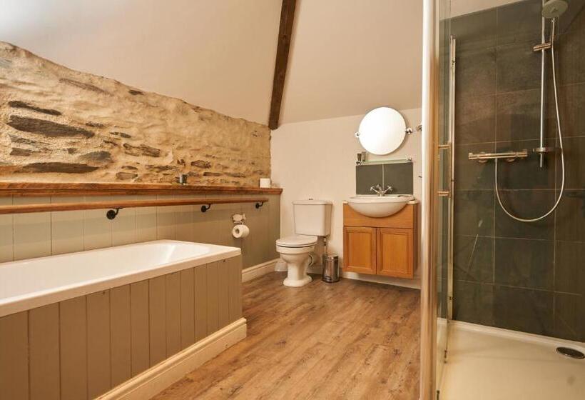 شقة غرفة واحدة, The Wellington