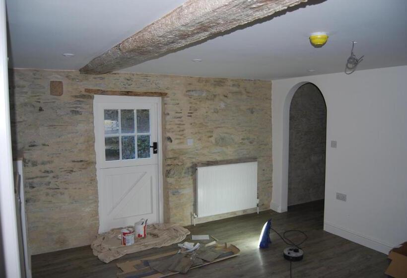 شقة غرفة واحدة, The Wellington