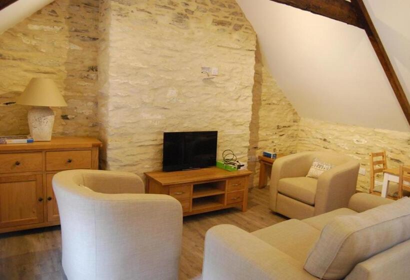 شقة غرفتين, The Wellington