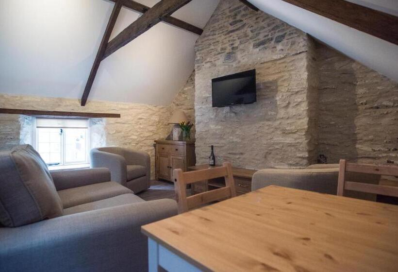 شقة غرفتين, The Wellington