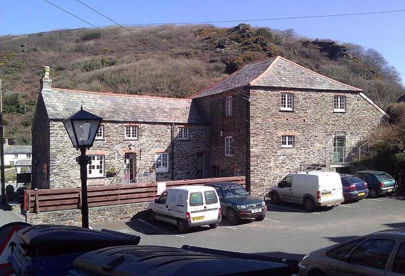 شقة غرفة واحدة, The Wellington