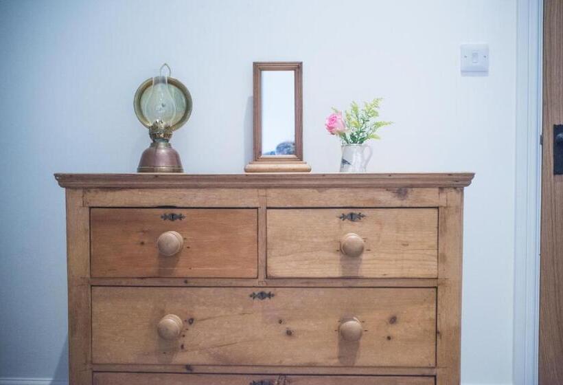 شقة غرفتين, The Wellington