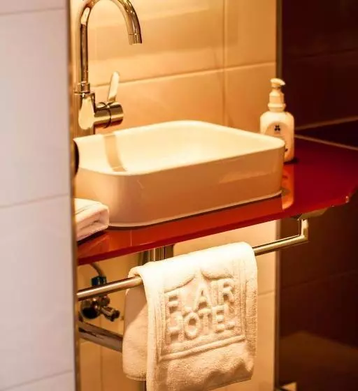 Standard Single Room, Waldkrug