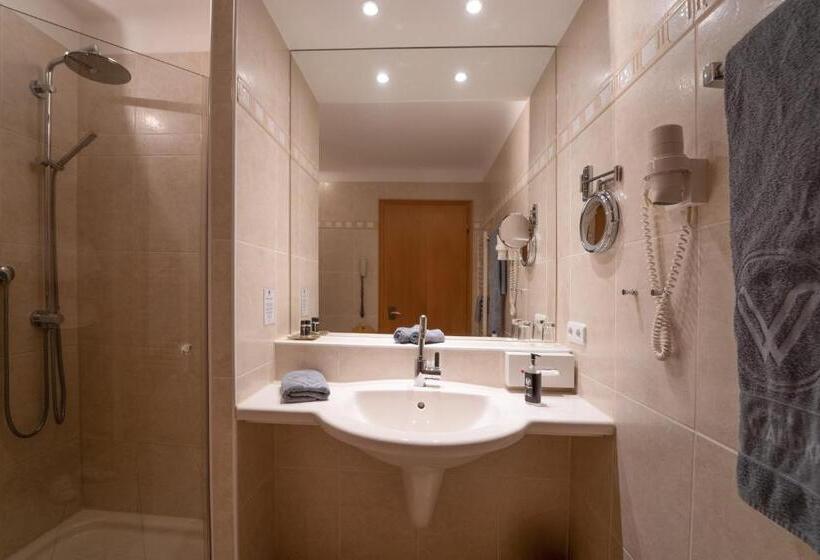 스탠다드 룸, Waldkrug