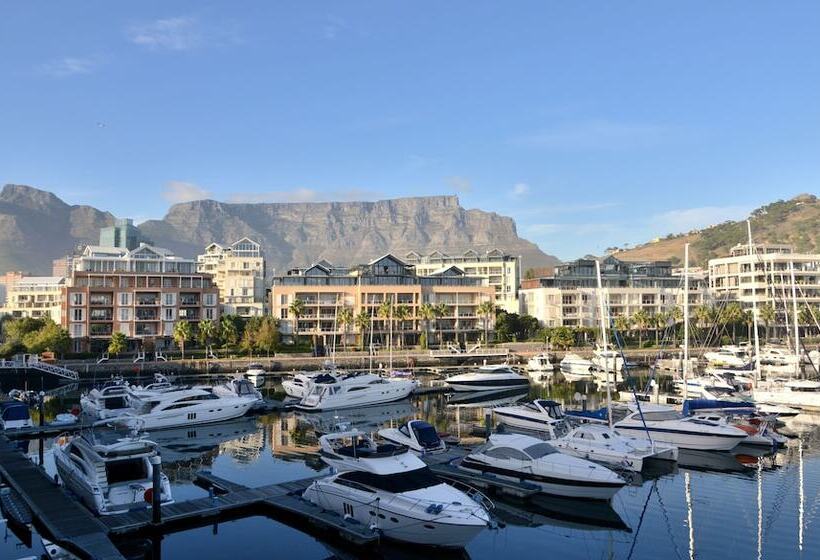 Люкс, Cape Grace, A Fairmont Managed