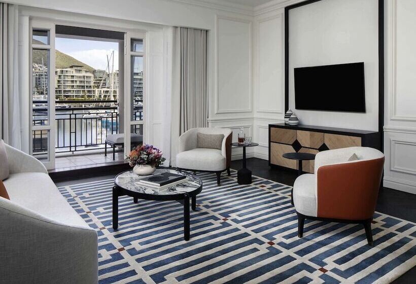 Люкс, Cape Grace, A Fairmont Managed