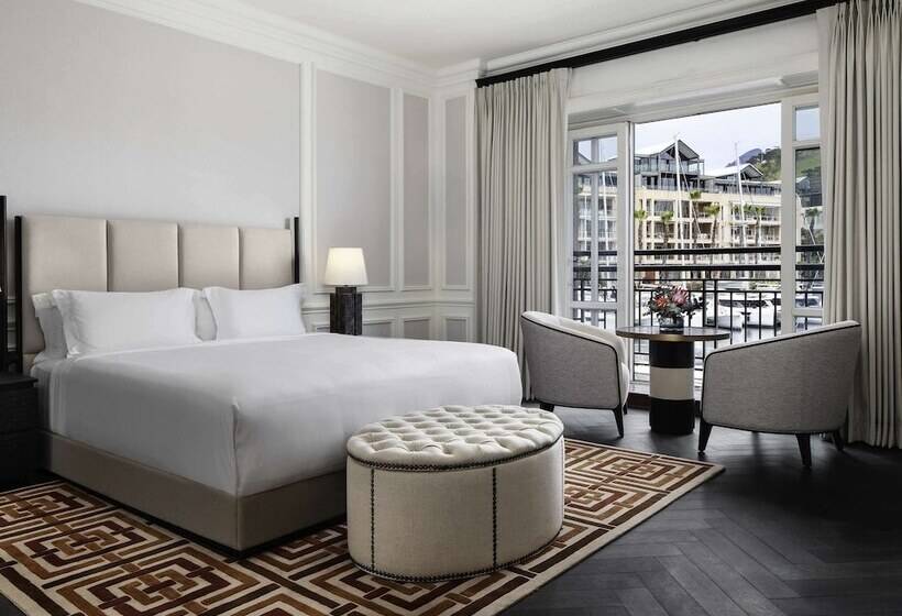 Люкс, Cape Grace, A Fairmont Managed