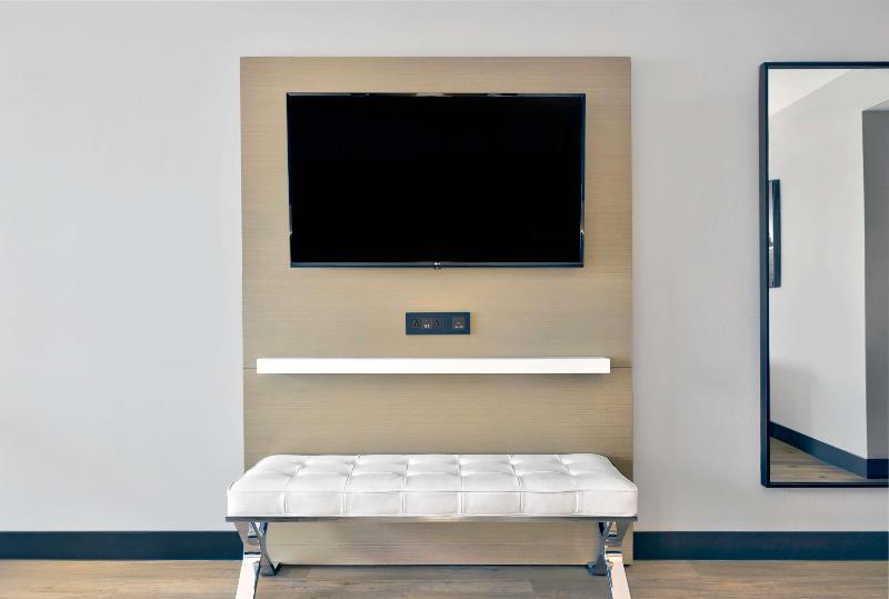 חדר סטנדרט עם מיטת קינג, Doubletree By Hilton Davenport