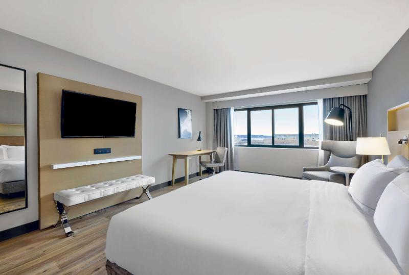 חדר סטנדרט עם מיטת קינג, Doubletree By Hilton Davenport