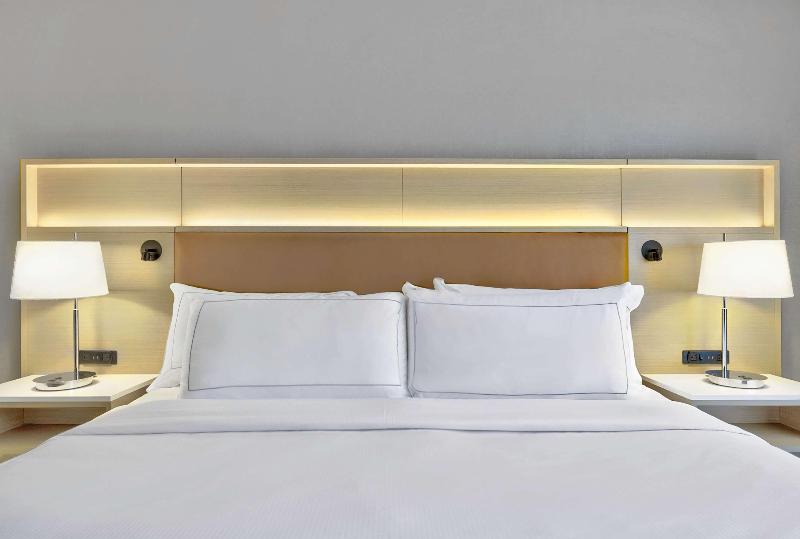 장애인을 위한 킹사이즈 침대 스탠다드 룸, Doubletree By Hilton Davenport