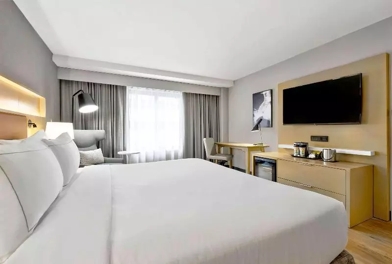 身障者適用キングサイズベッドルーム, Doubletree By Hilton Davenport