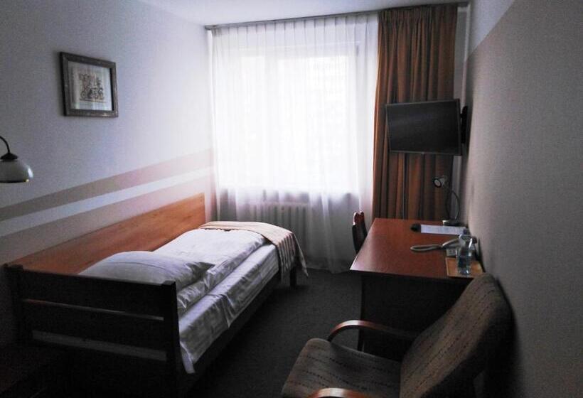 اتاق استاندارد یک نفره, Konin