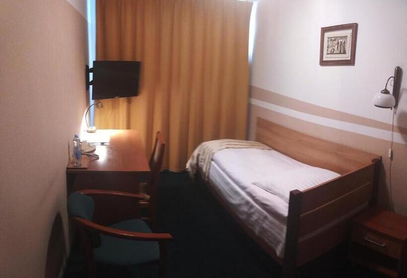 اتاق استاندارد یک نفره, Konin