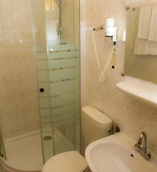 اتاق استاندارد, Molnár