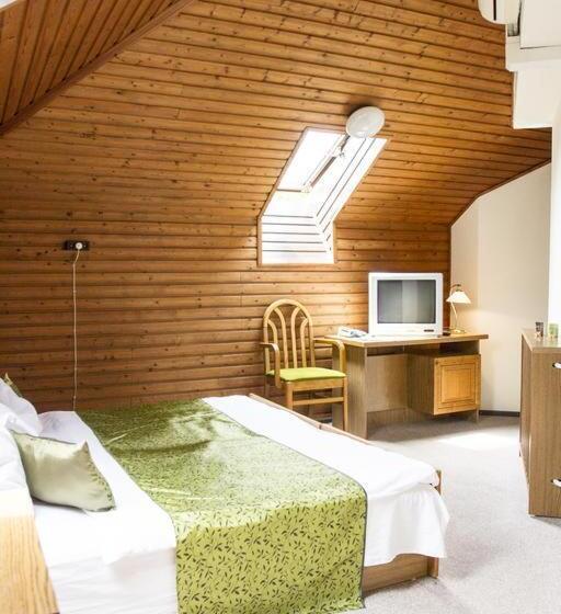 اتاق استاندارد یک نفره, Molnár