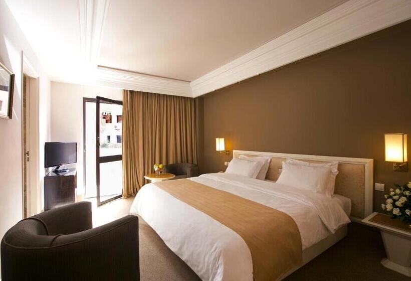 اتاق استاندارد یک نفره, Nassim